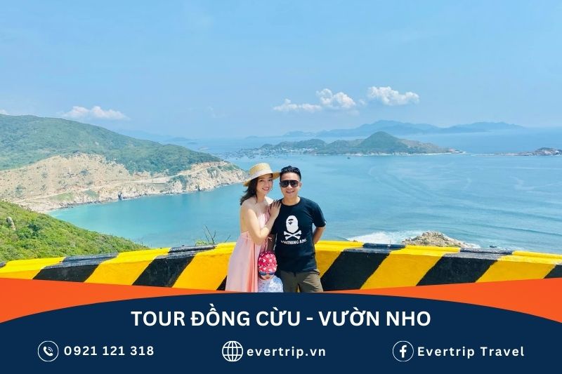 tour đi vĩnh hy dừng chân tại đèo vĩnh hy, nhìn xuống vịnh vĩnh hy từ trên cao