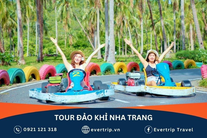 2 cô gái hào hứng đua xe f16 tại đảo khỉ nha trang