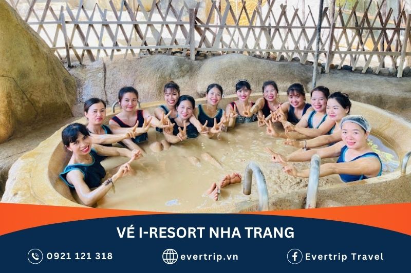 nhóm khách thư giãn trong khu tắm bùn i resort nha trang