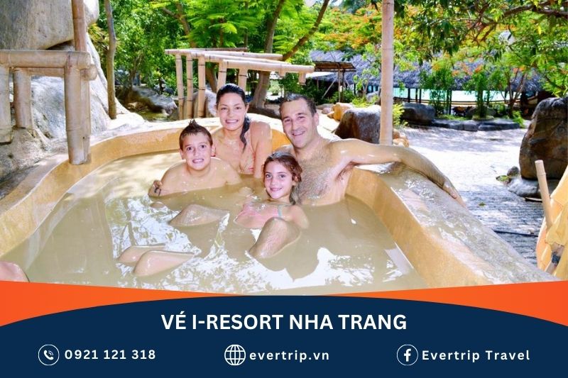 gia đình du khách mua vé tắm bùn i resort nha trang tại Evertrip