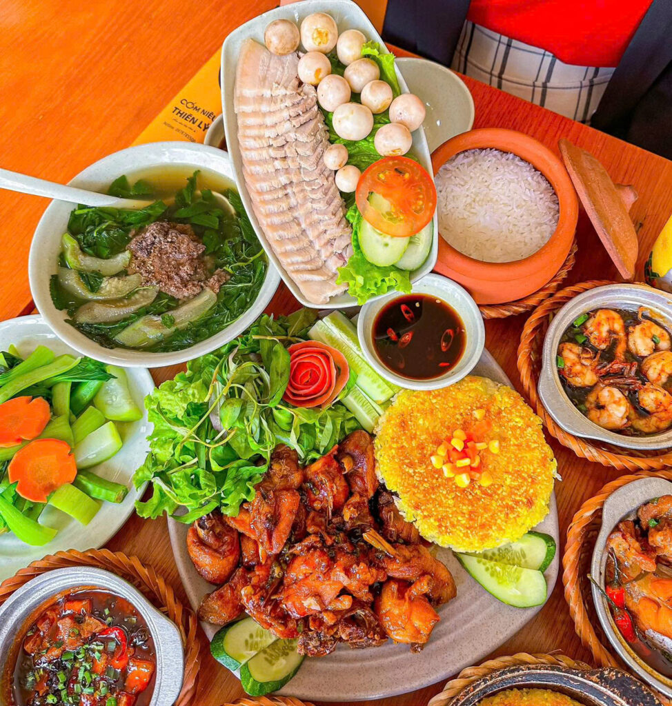 nhà hàng ăn trưa tự túc nha trang