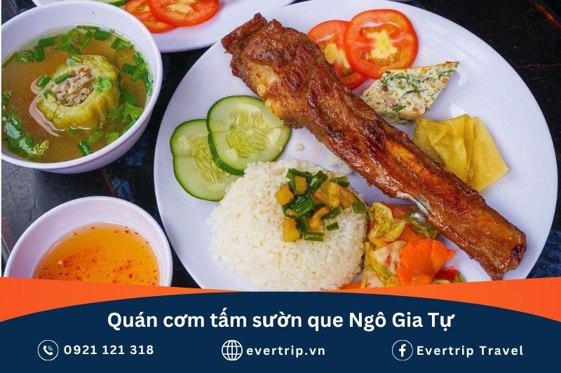 cơm sườn que nha trang ăn kèm canh khổ qua nhồi thịt